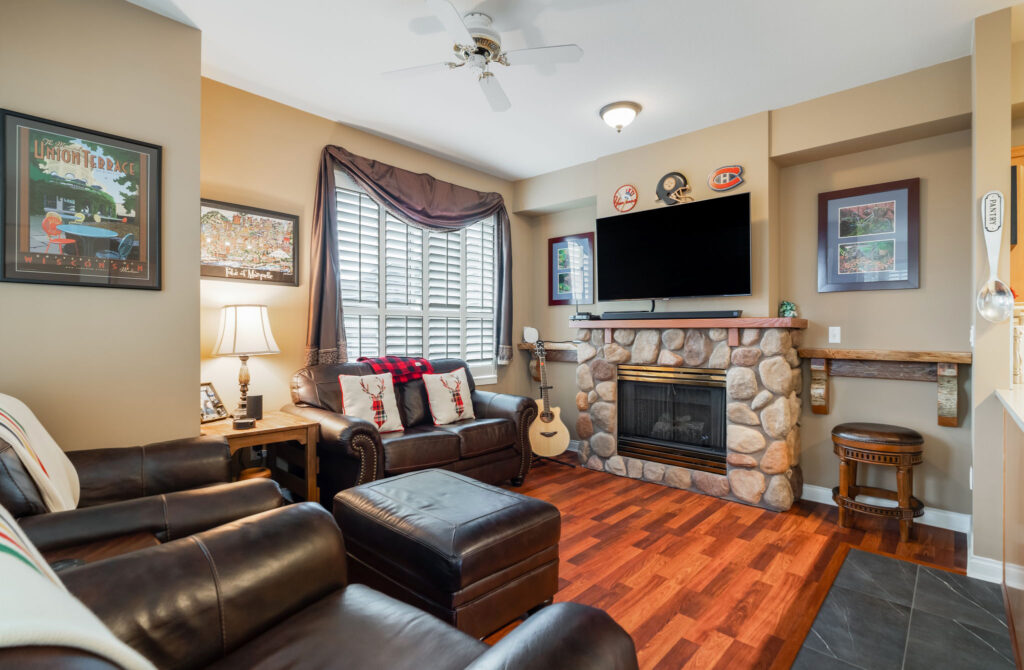 2928 Panorama Drive – 13