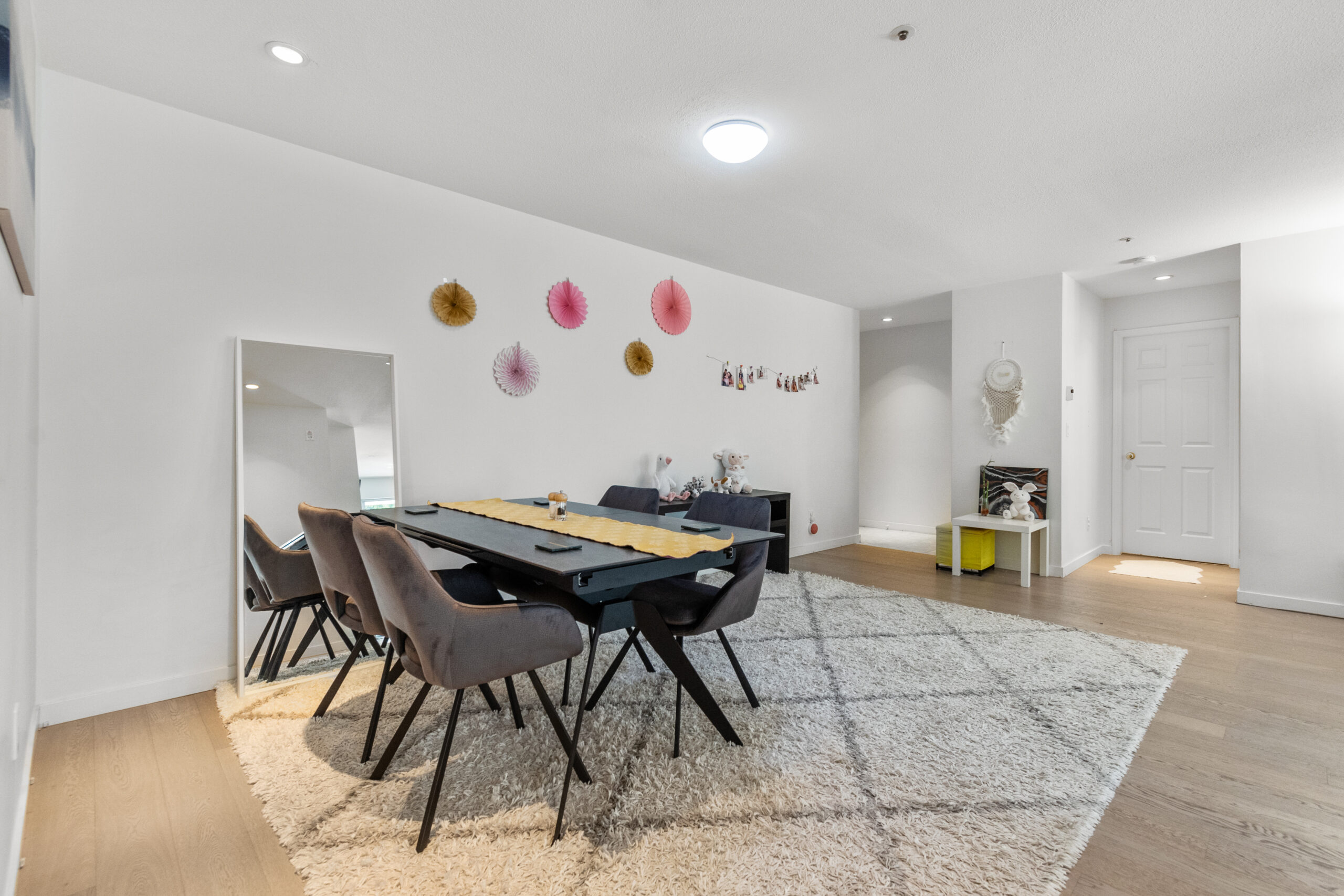 4 - Foyer - Dining Room