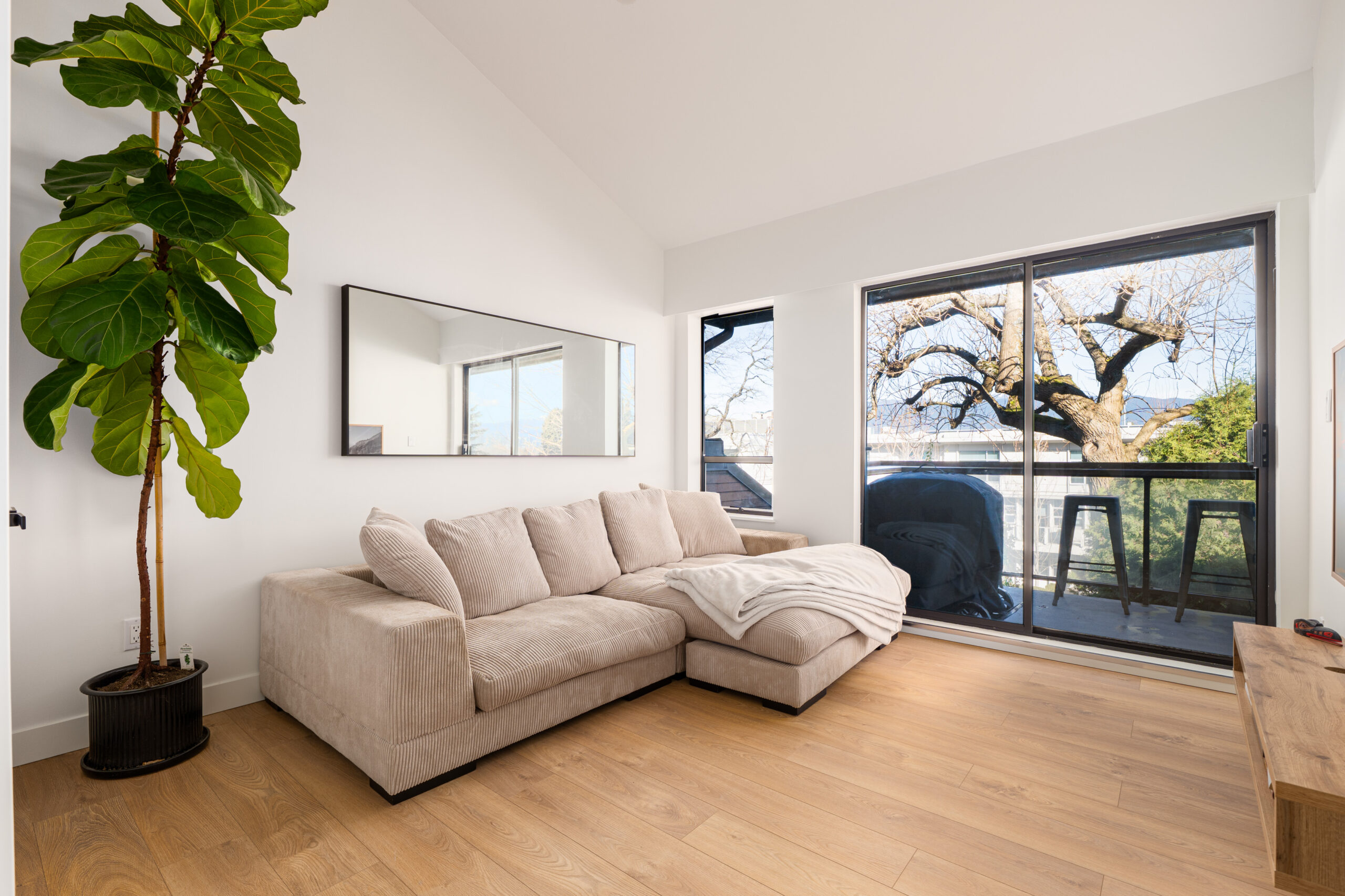 Cornwall Ave - 2410 (309) - Jordan Macnab - 13