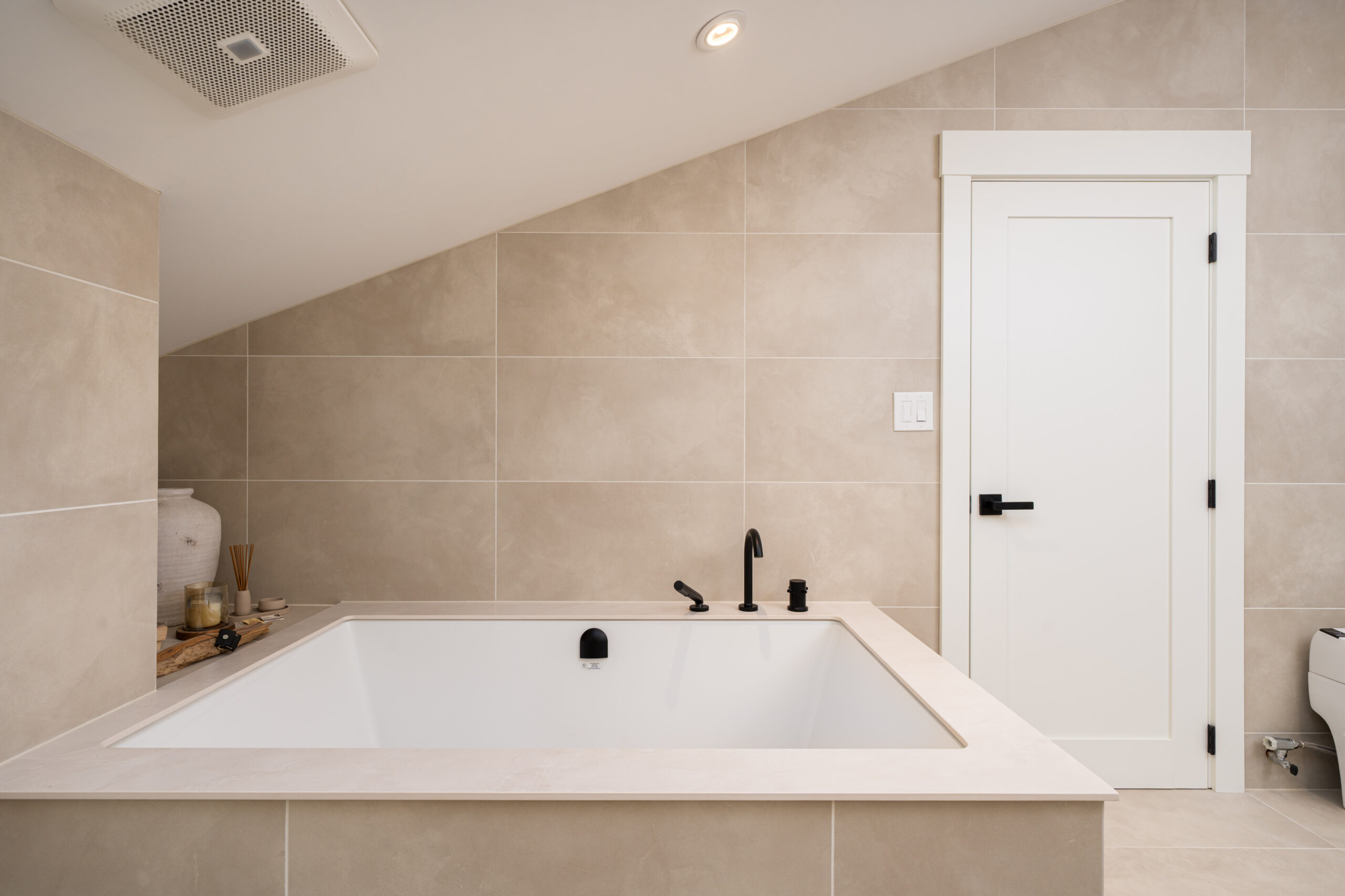 Cornwall Ave - 2410 (309) - Jordan Macnab - 23