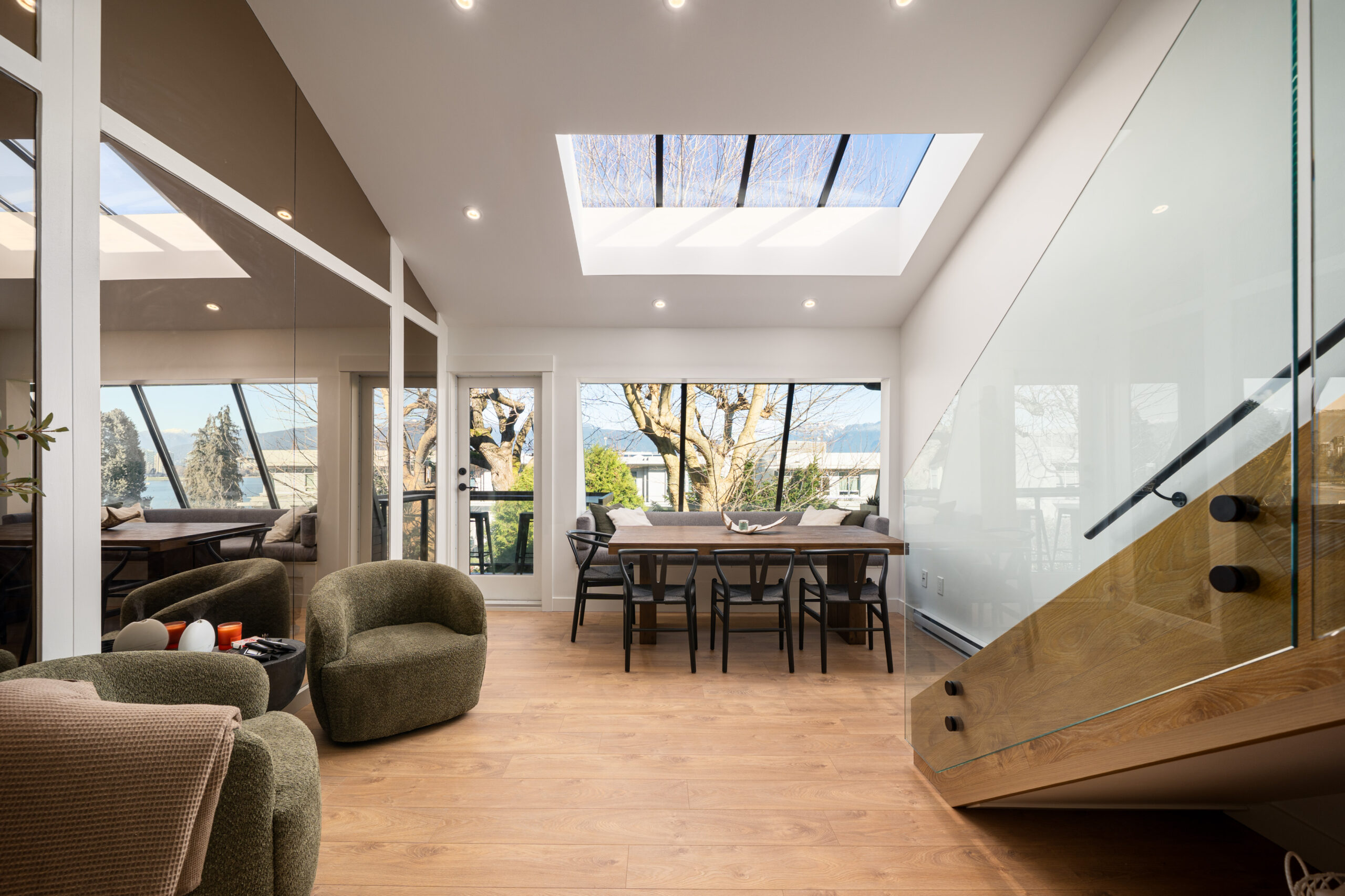 Cornwall Ave - 2410 (309) - Jordan Macnab - 4