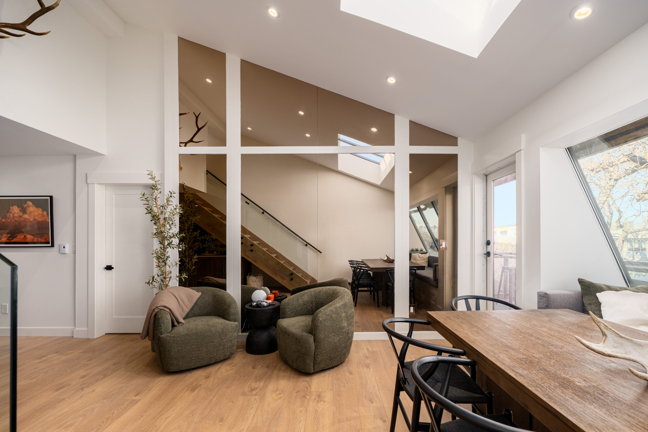 Cornwall Ave - 2410 (309) - Jordan Macnab - 8