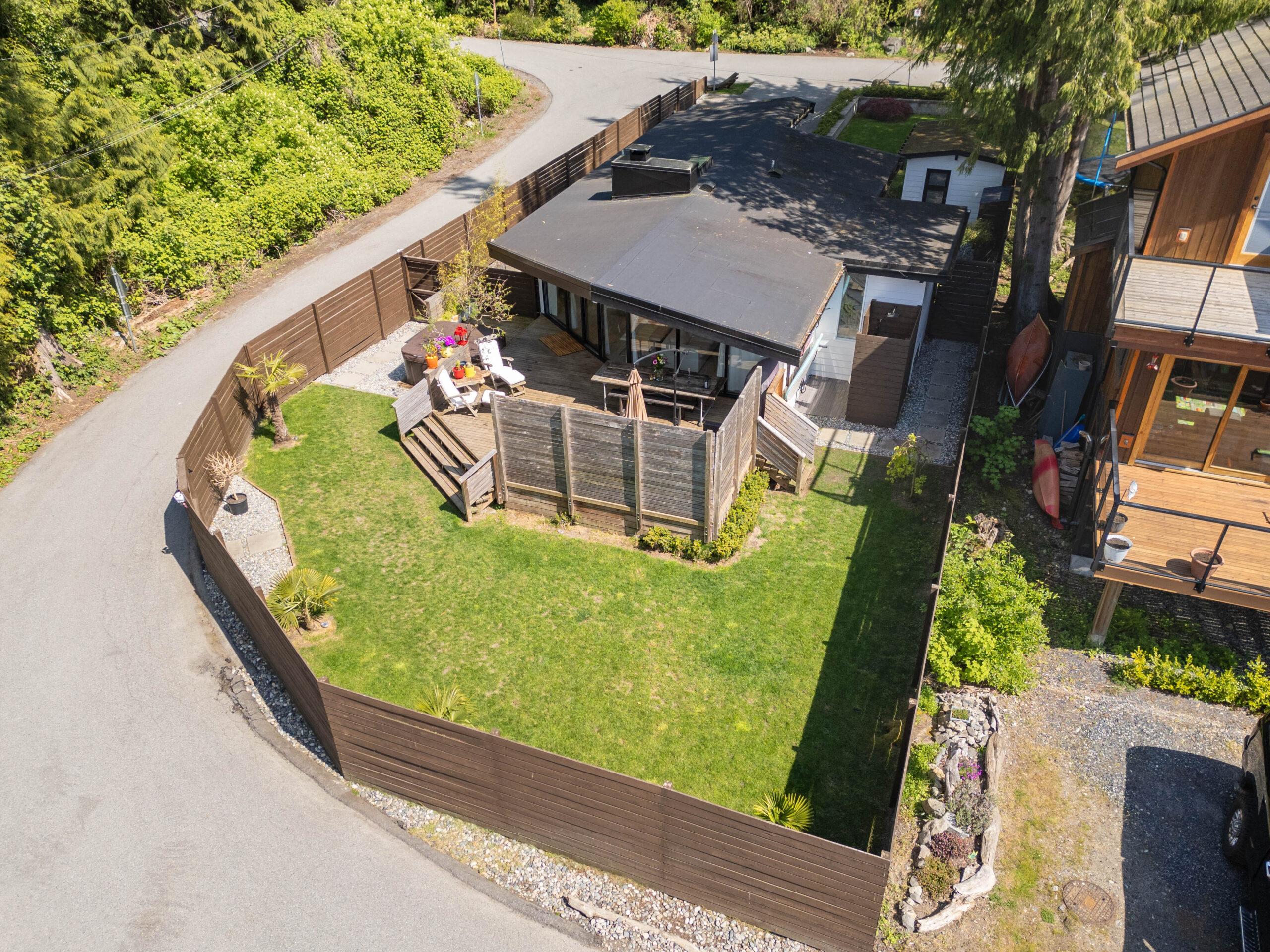 Brunswick Beach Rd - 27 (Lions Bay) - Jordan Macnab - 32