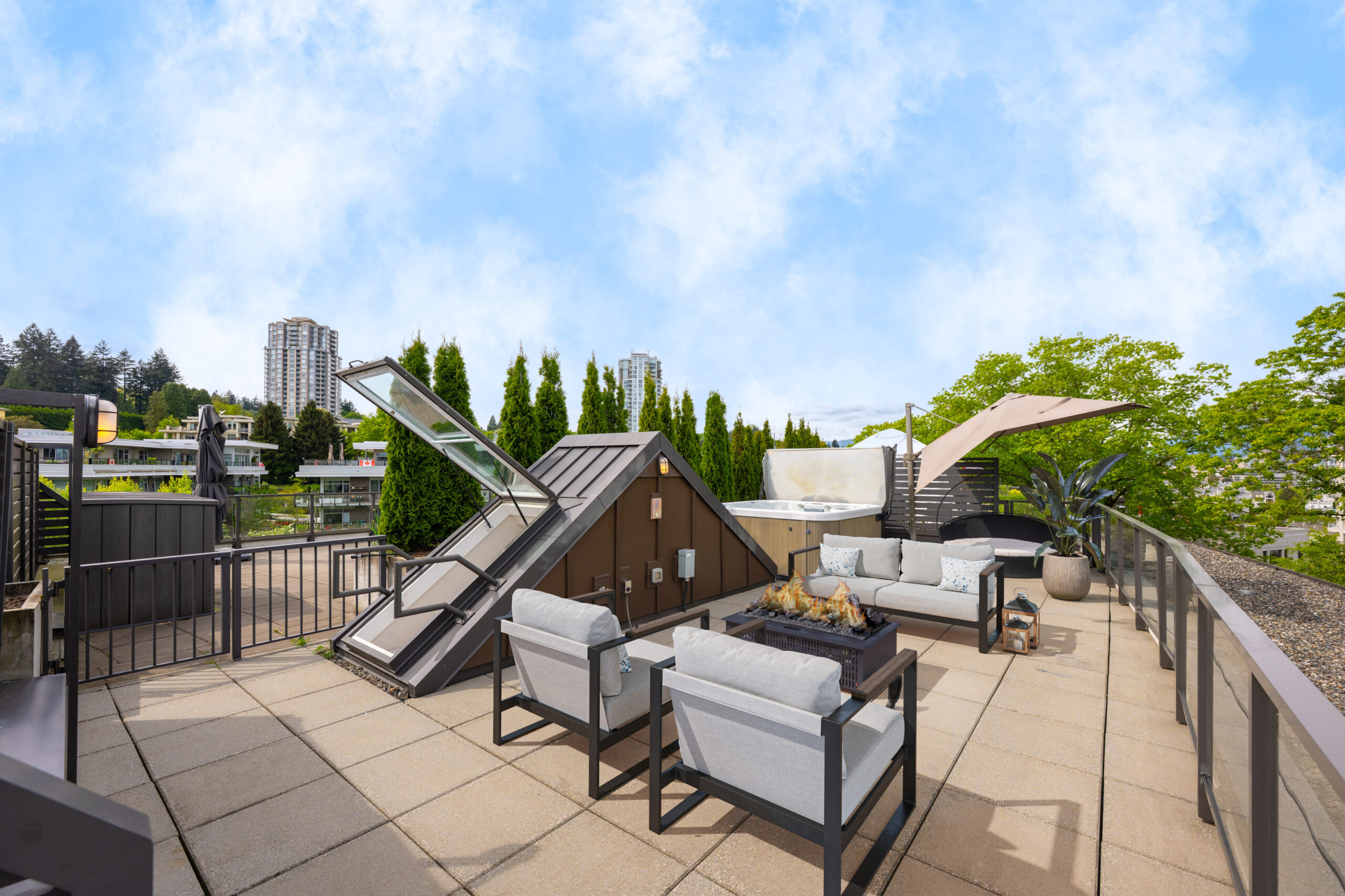 E Royal Ave - 22 (425) (New Westminster) - Jordan Macnab - 22