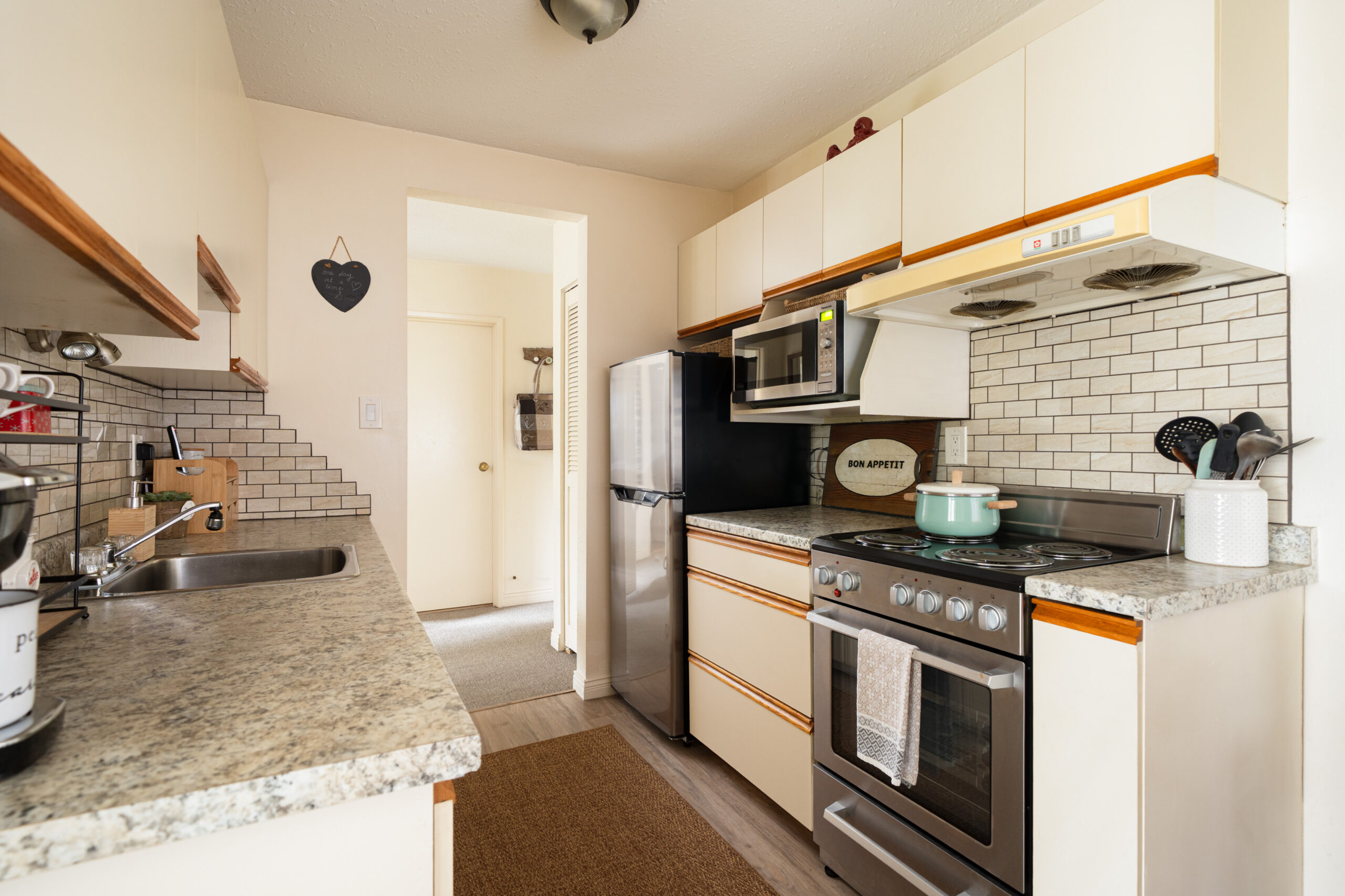 King Albert Ave - 1000 (301) (Coquitlam) - Jordan Macnab - 16