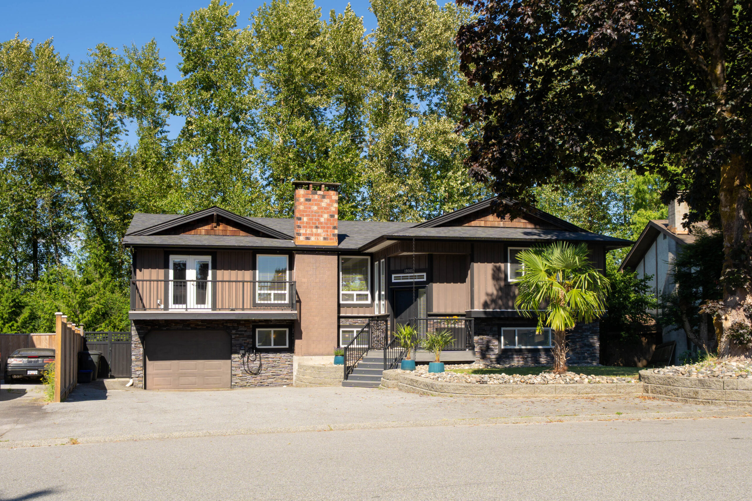 19865 Wildwood Cres N - 1