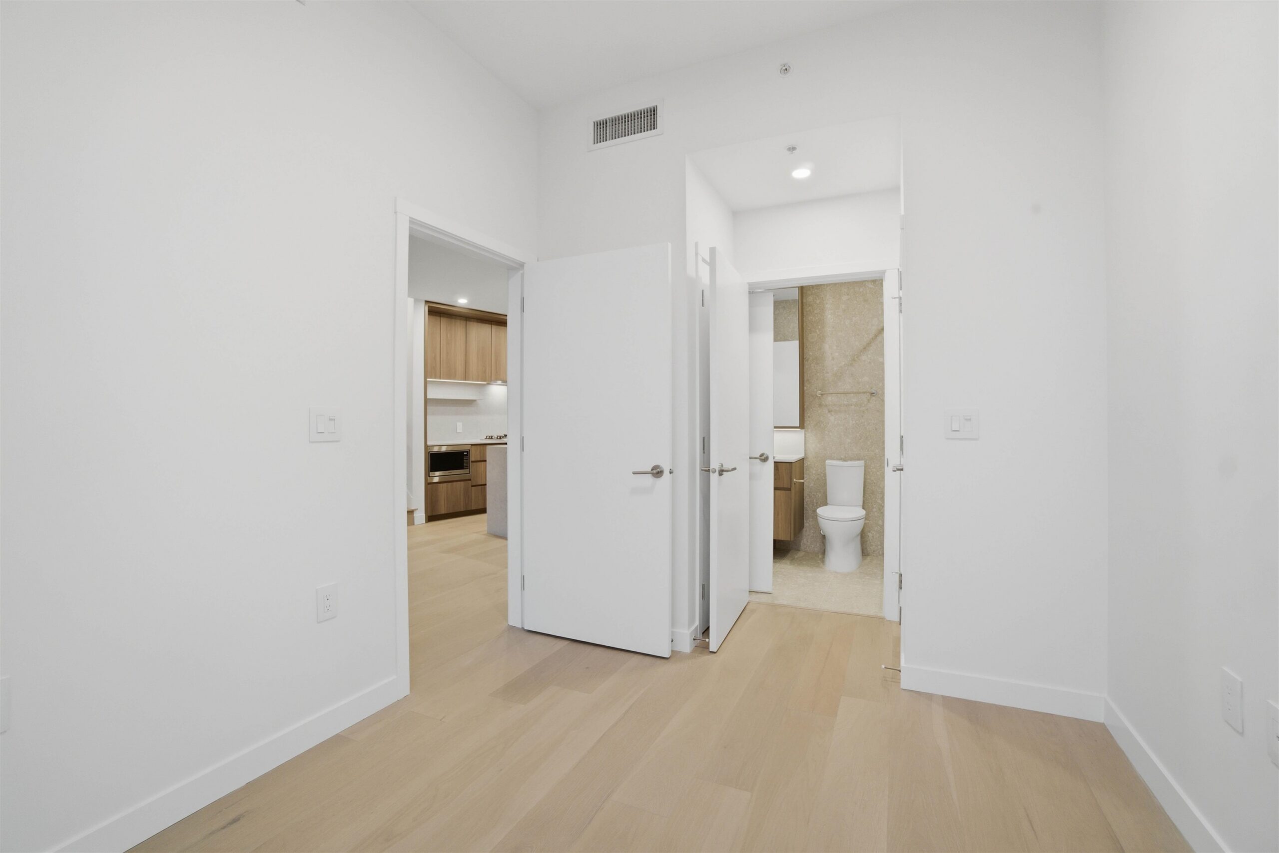 608 5212 Cambie bedroom 2
