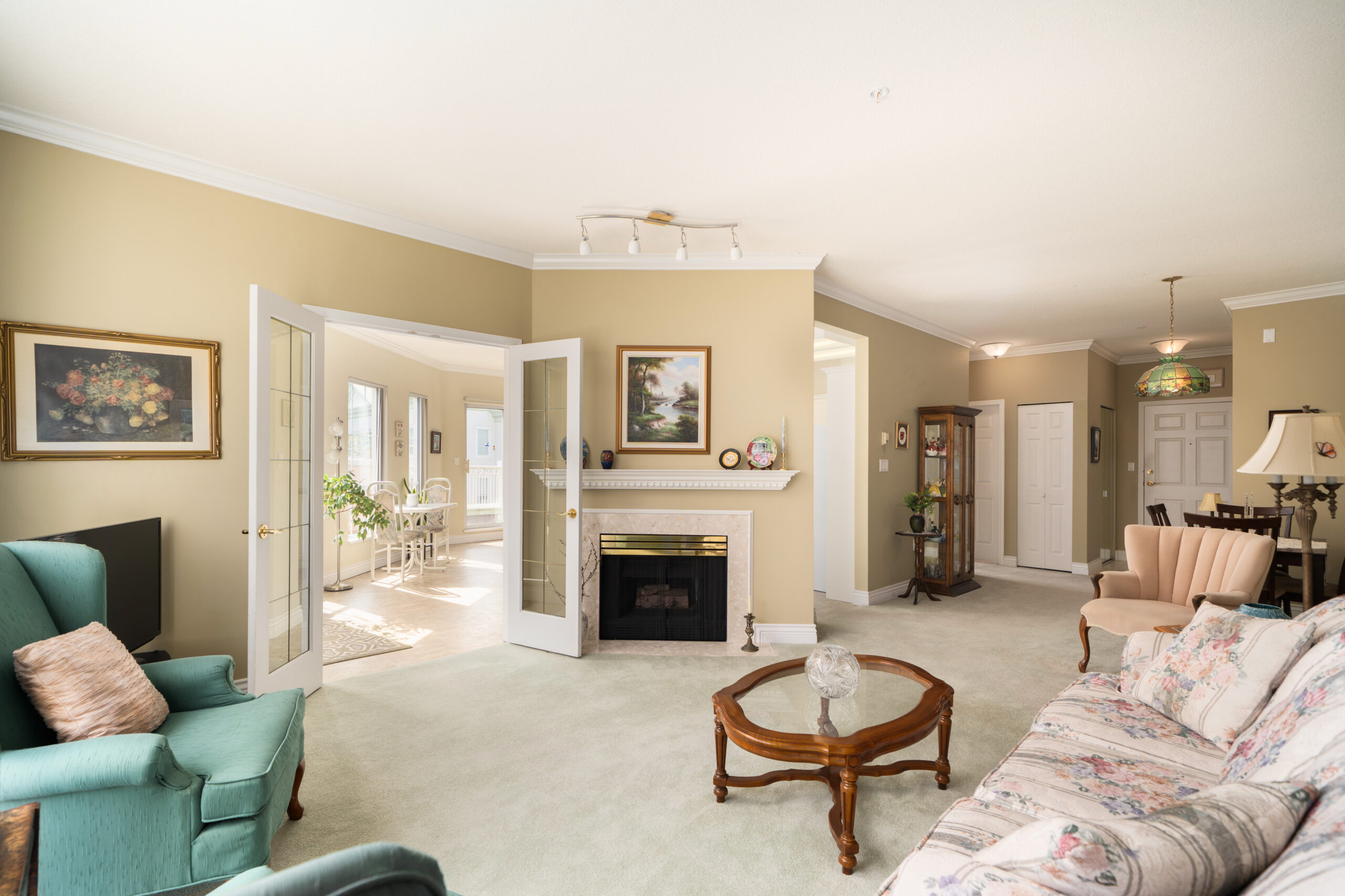 315 2985 Princess Cres - 15