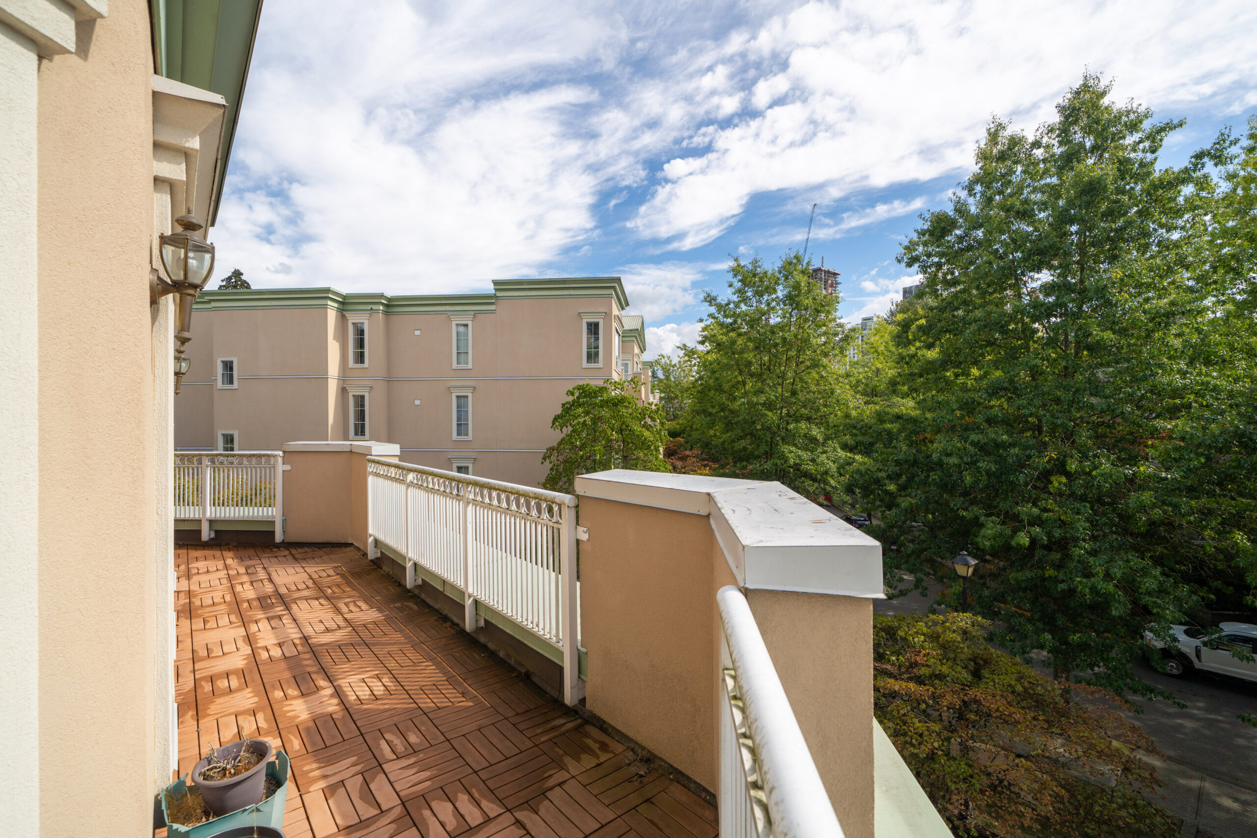 315 2985 Princess Cres - 17