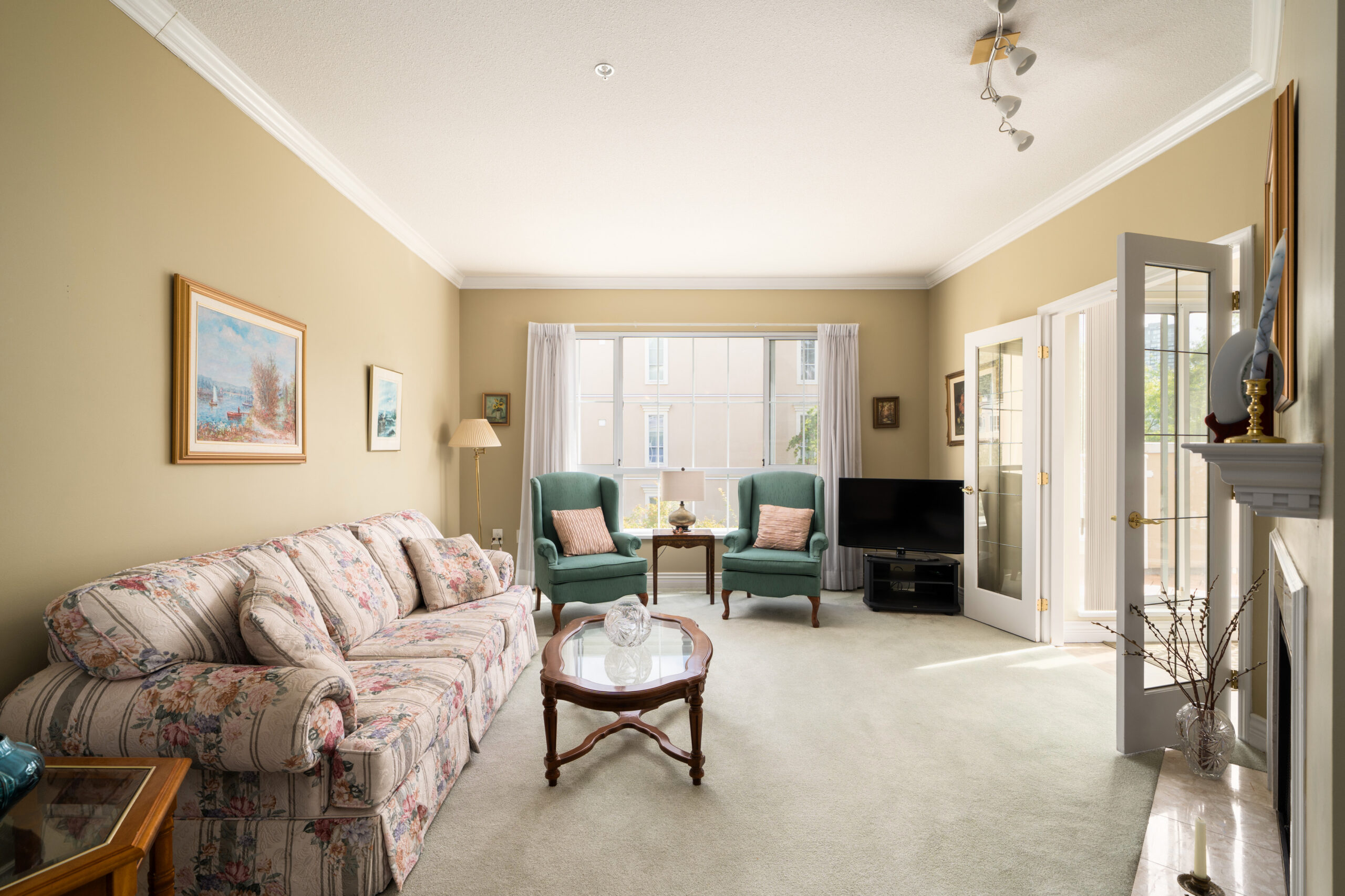 315 2985 Princess Cres - 6