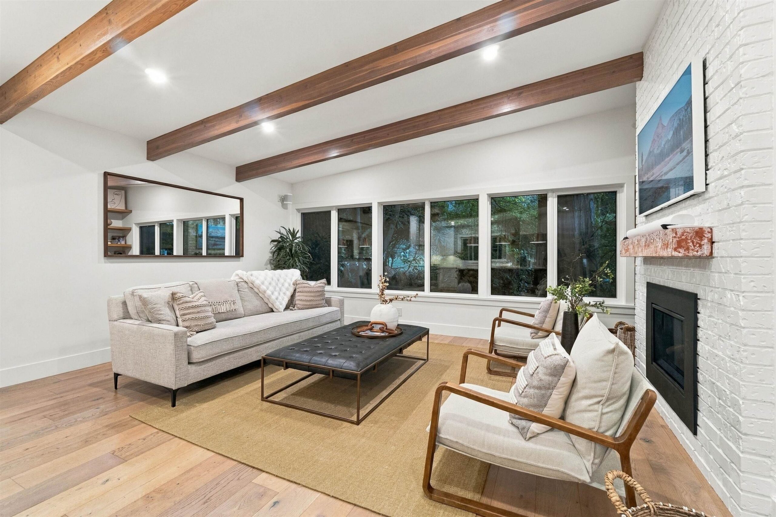 Second view of the living room at 2957 Starlight Way